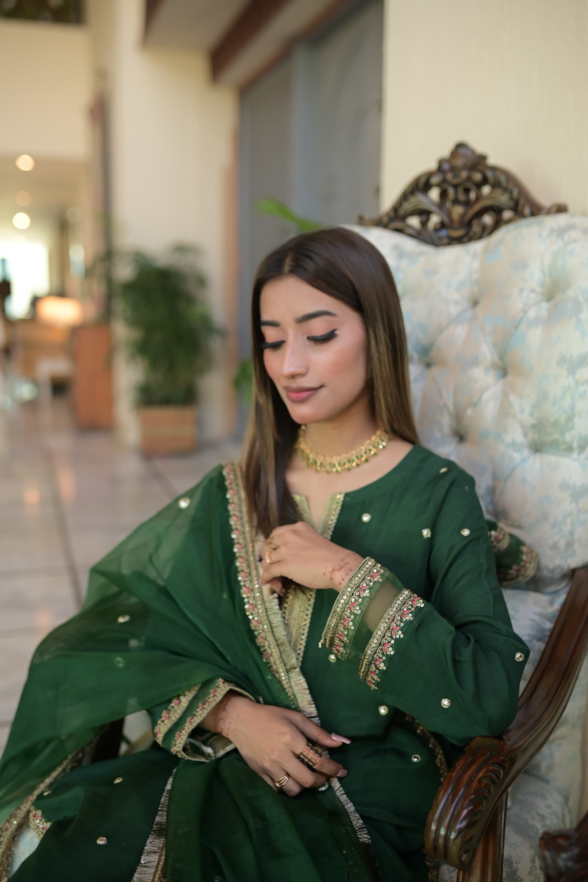 Elegant Formal Wear - Thumbnail 2